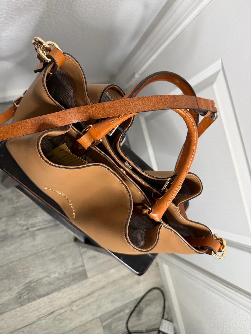 Dooney & Bourke Large City Barlow